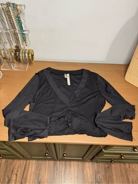 Free People Movement v-neck long sleeve cropped top
